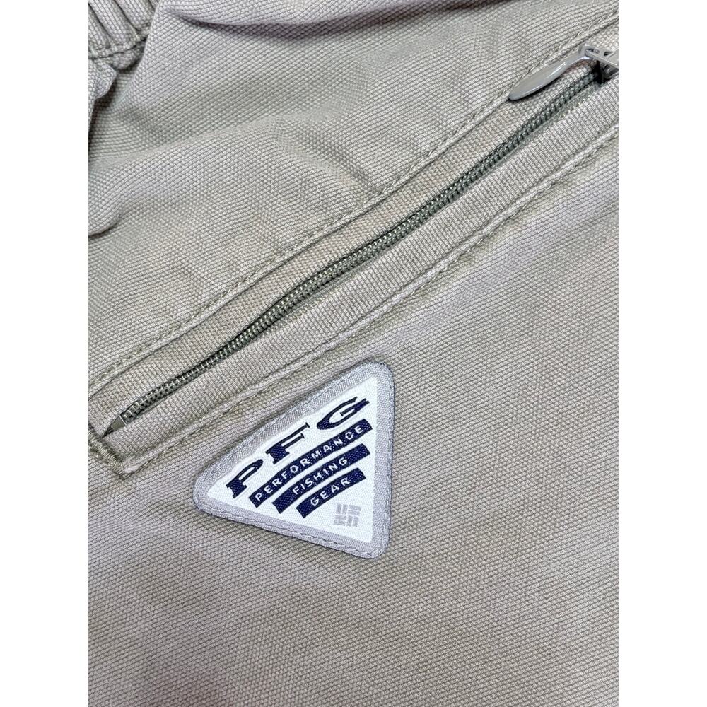 Columbia Khaki Canvas Cargo Shorts with D ring size Medium - Picture 9 of 9